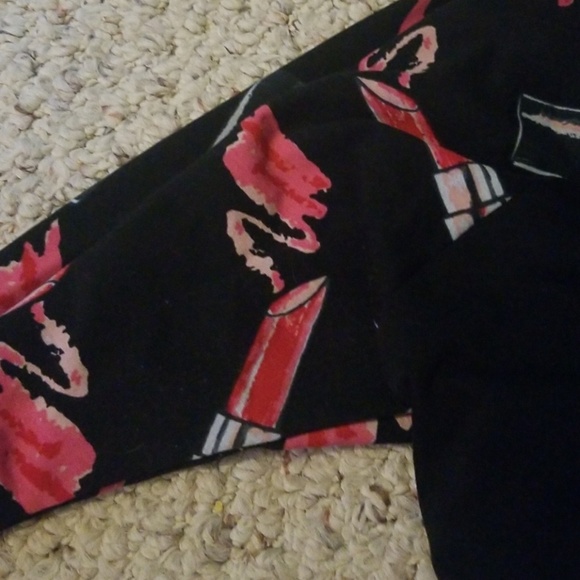 Xs lipstick Randy Lularoe popular - Picture 2 of 4